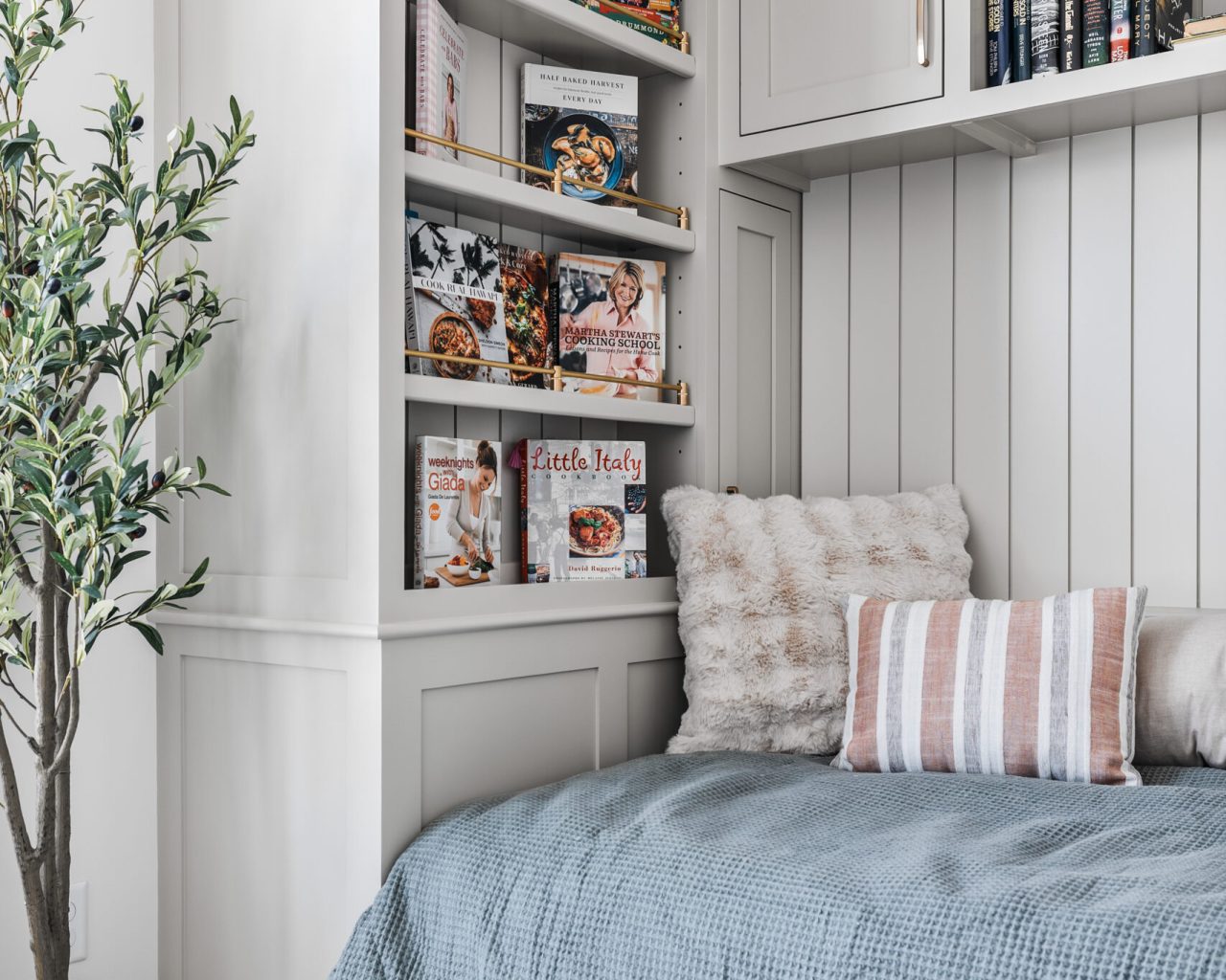 300 Martins Landing Bed11
