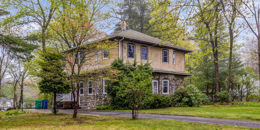 The Stone and Stucco House (2)
